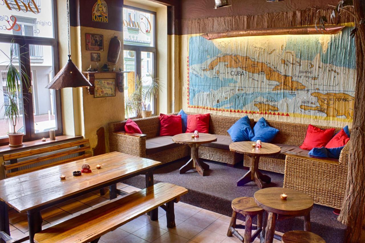 Cuba Bar & Hostel Ceske Budejovice Exteriör bild