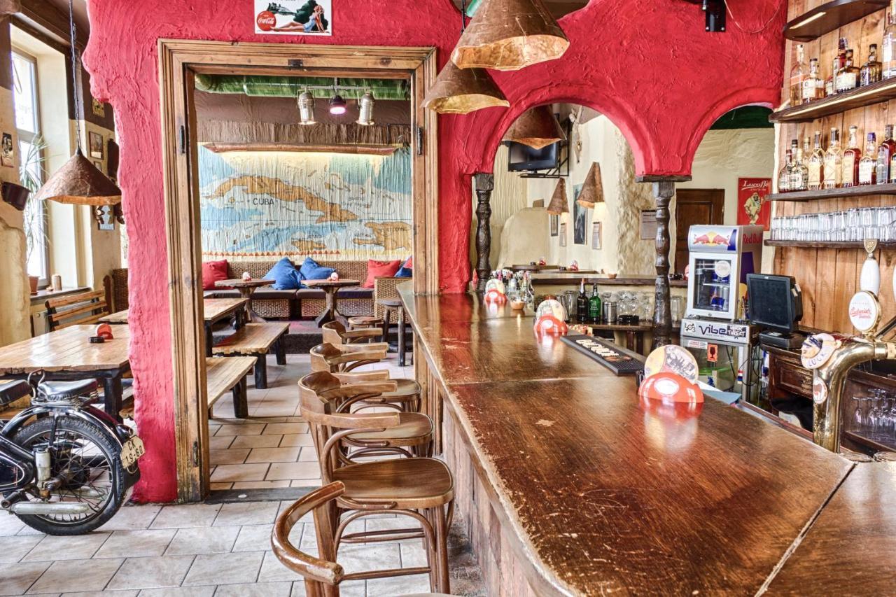 Cuba Bar & Hostel Ceske Budejovice Exteriör bild